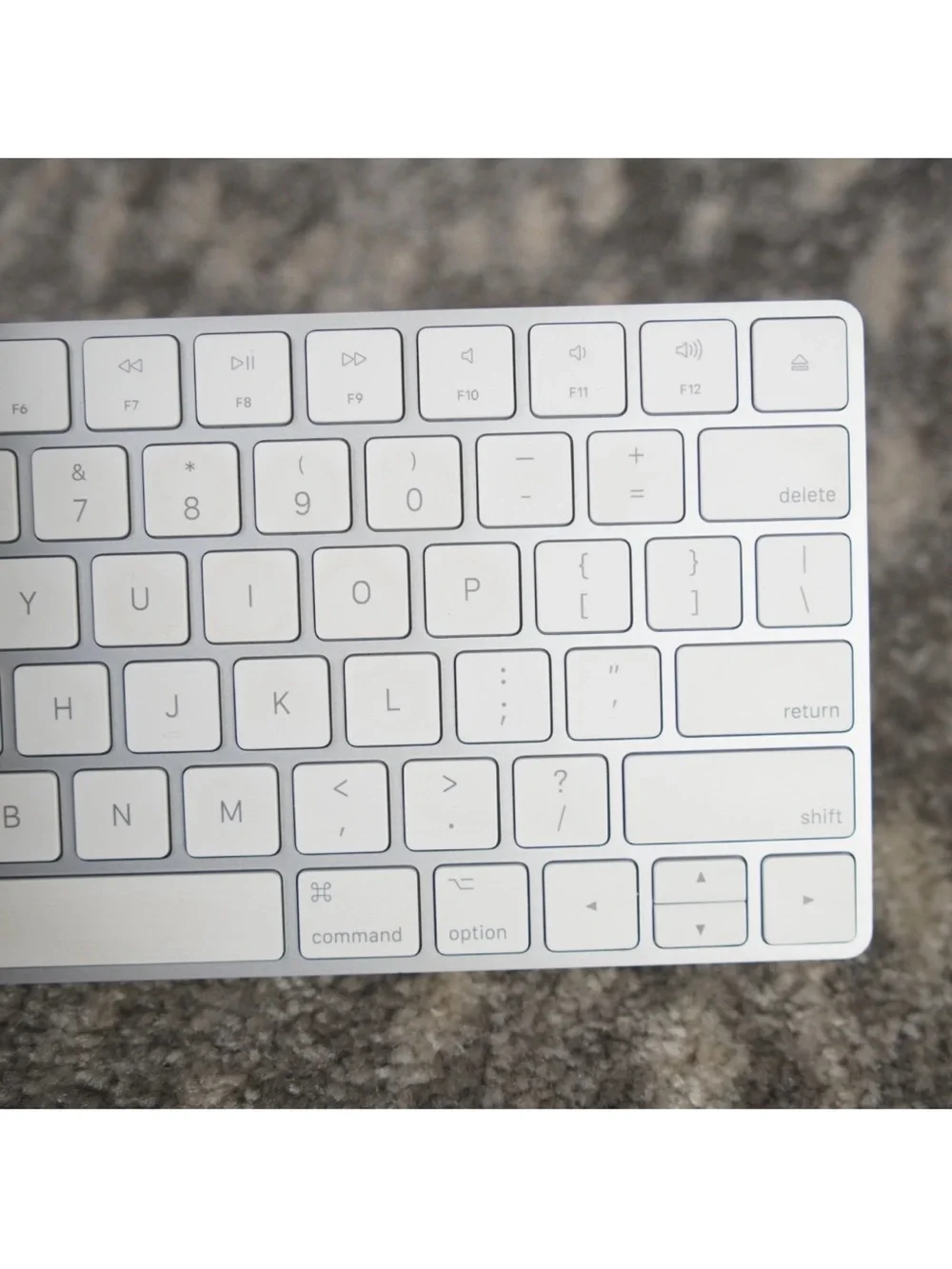 Apple Magic Keyboard A1644 Wireless Bluetooth Rechargeable White Tested Working